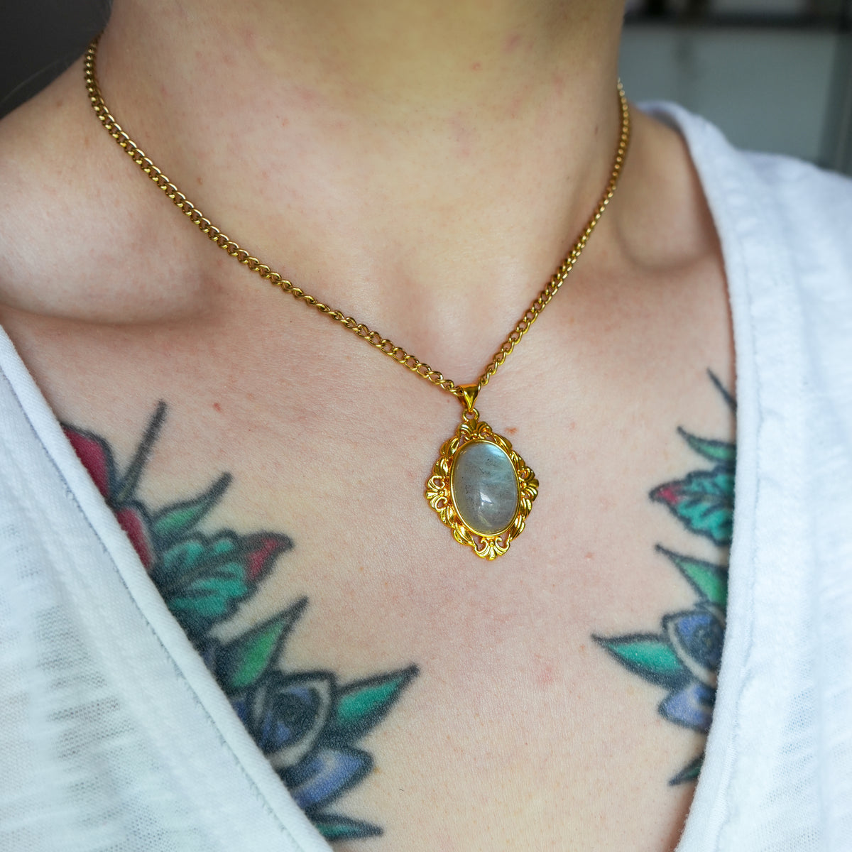 Aura Shield Labradorite Choker Necklace